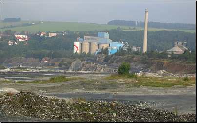 Lom na vápenec, Prachovice (08/2009).